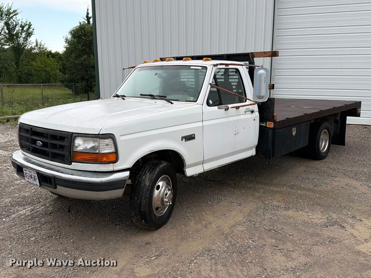1995 Ford F350 XL flatbed pickup truck
