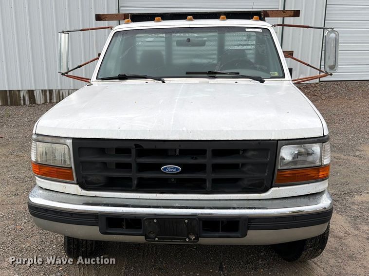 image for item EO8601 1995 Ford F350 XL flatbed pickup truck