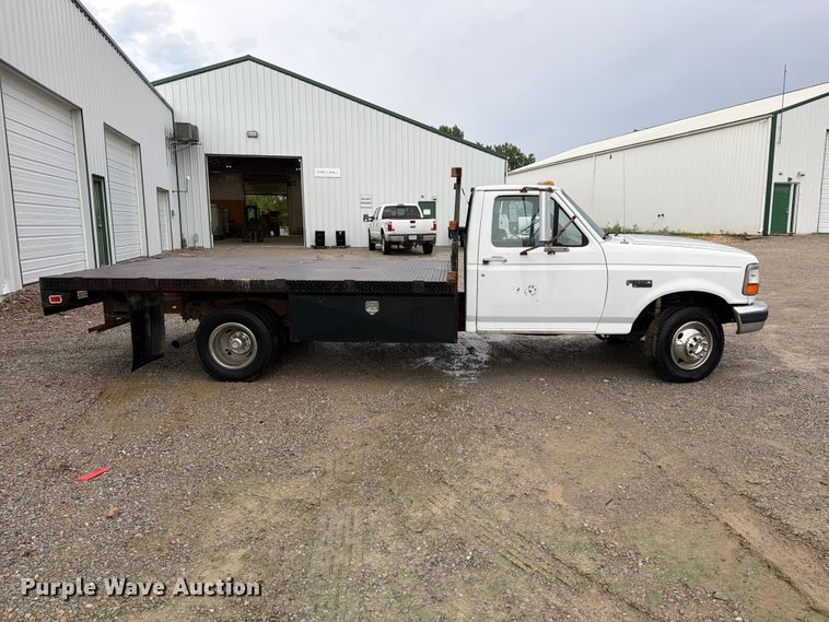 image for item EO8601 1995 Ford F350 XL flatbed pickup truck