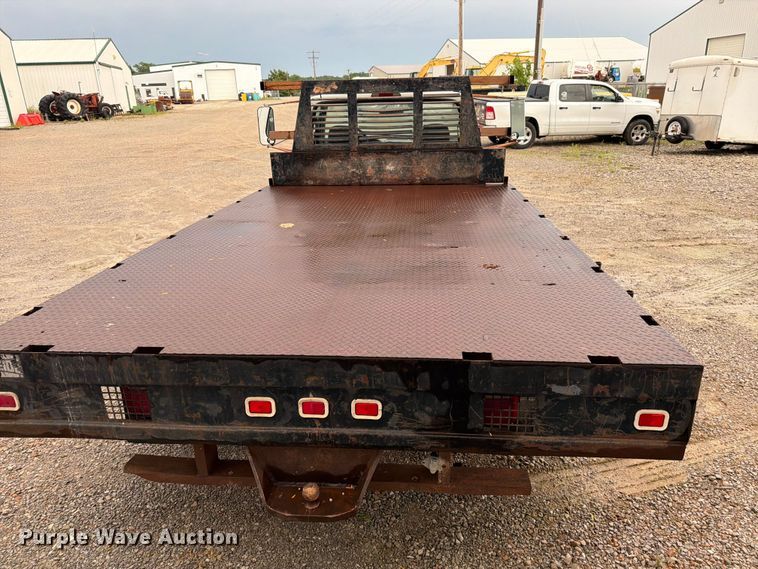 image for item EO8601 1995 Ford F350 XL flatbed pickup truck