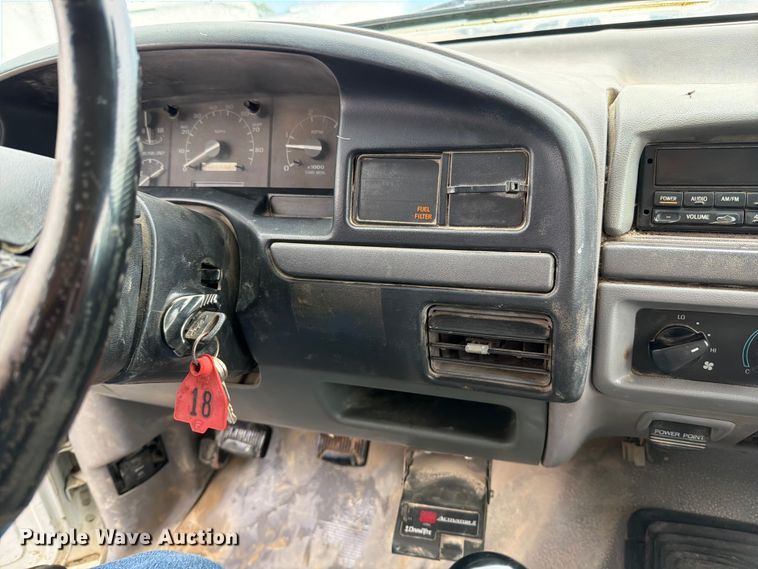 image for item EO8601 1995 Ford F350 XL flatbed pickup truck