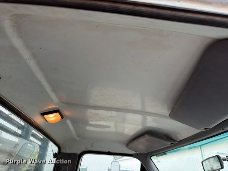 image for item EO8601 1995 Ford F350 XL flatbed pickup truck
