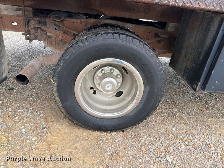 image for item EO8601 1995 Ford F350 XL flatbed pickup truck