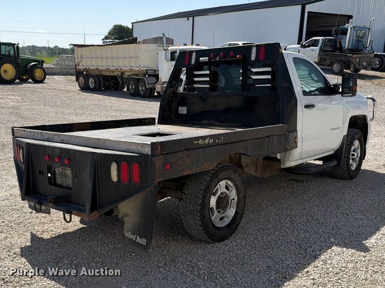 image for item EO8636 2015 Chevrolet Silverado 2500HD flatbed pickup truck