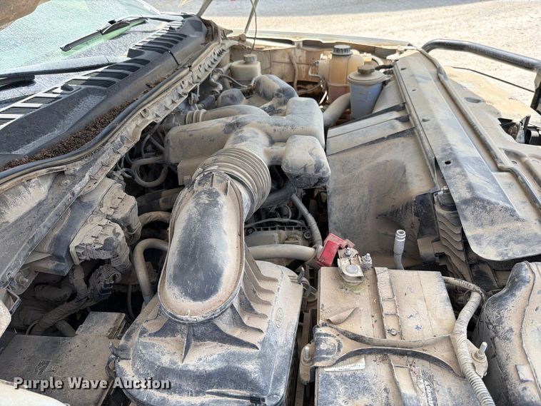 image for item EO8637 2017 Ford F250 Super Duty XL flatbed pickup truck