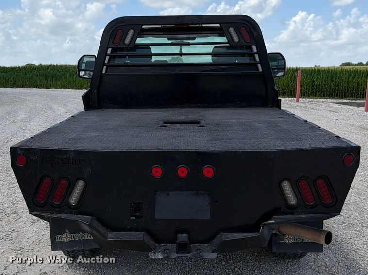 image for item EO8638 2017 Ford F250 Super Duty XL flatbed pickup truck