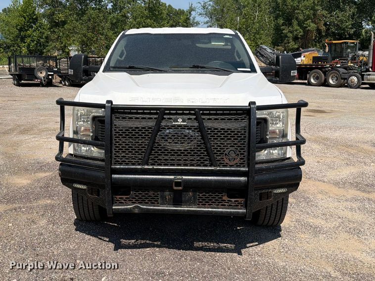 image for item EO8642 2017 Ford F250 Super Duty XL Crew Cab pickup truck