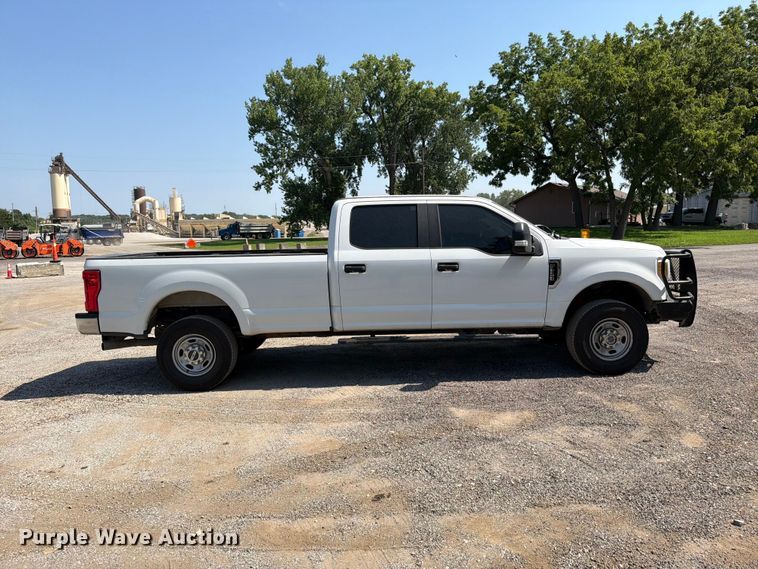 image for item EO8642 2017 Ford F250 Super Duty XL Crew Cab pickup truck
