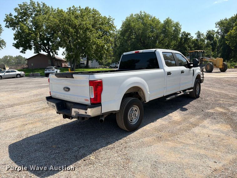 image for item EO8642 2017 Ford F250 Super Duty XL Crew Cab pickup truck