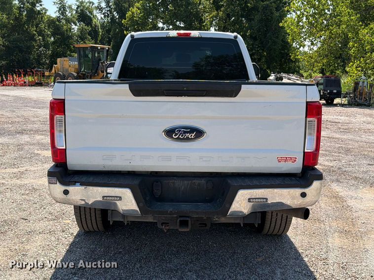 image for item EO8642 2017 Ford F250 Super Duty XL Crew Cab pickup truck