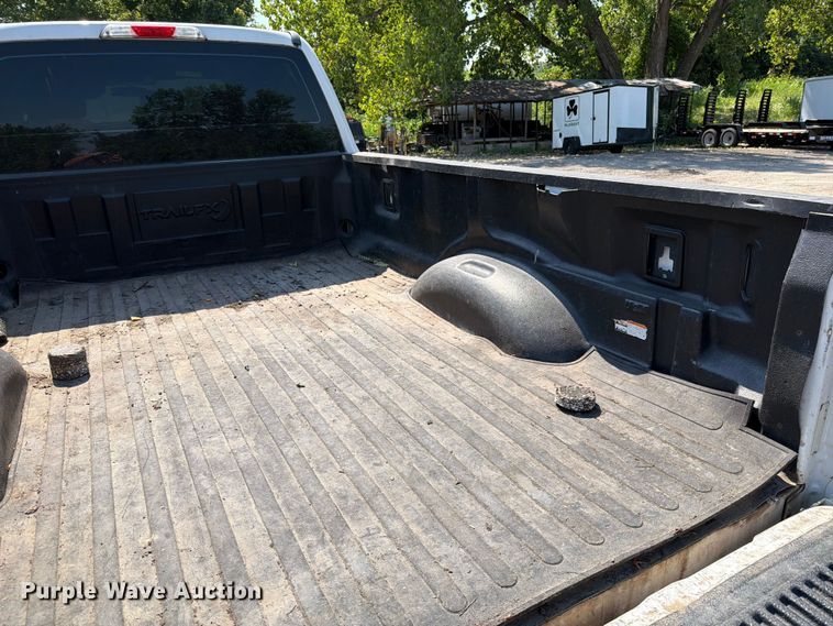 image for item EO8642 2017 Ford F250 Super Duty XL Crew Cab pickup truck