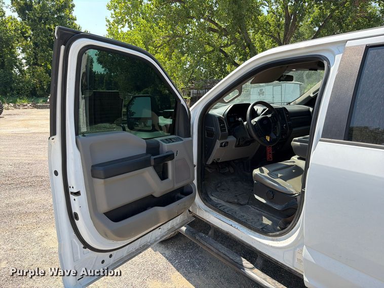 image for item EO8642 2017 Ford F250 Super Duty XL Crew Cab pickup truck