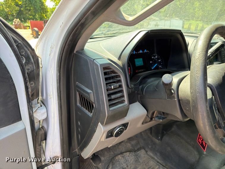 image for item EO8642 2017 Ford F250 Super Duty XL Crew Cab pickup truck