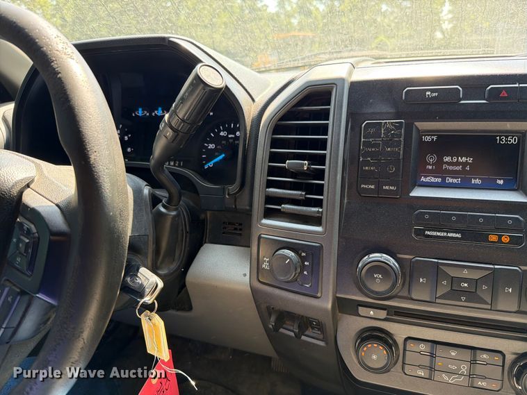 image for item EO8642 2017 Ford F250 Super Duty XL Crew Cab pickup truck