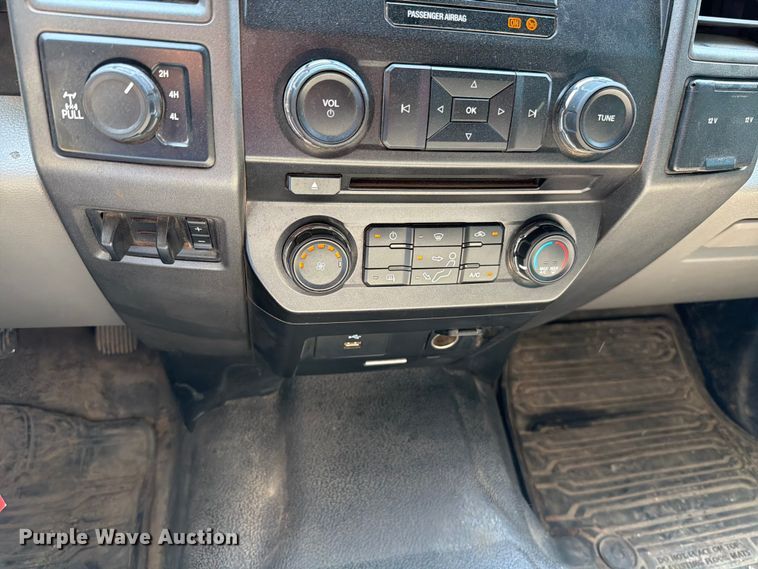 image for item EO8642 2017 Ford F250 Super Duty XL Crew Cab pickup truck