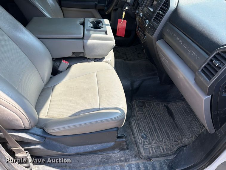 image for item EO8642 2017 Ford F250 Super Duty XL Crew Cab pickup truck
