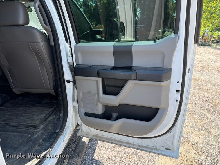 image for item EO8642 2017 Ford F250 Super Duty XL Crew Cab pickup truck