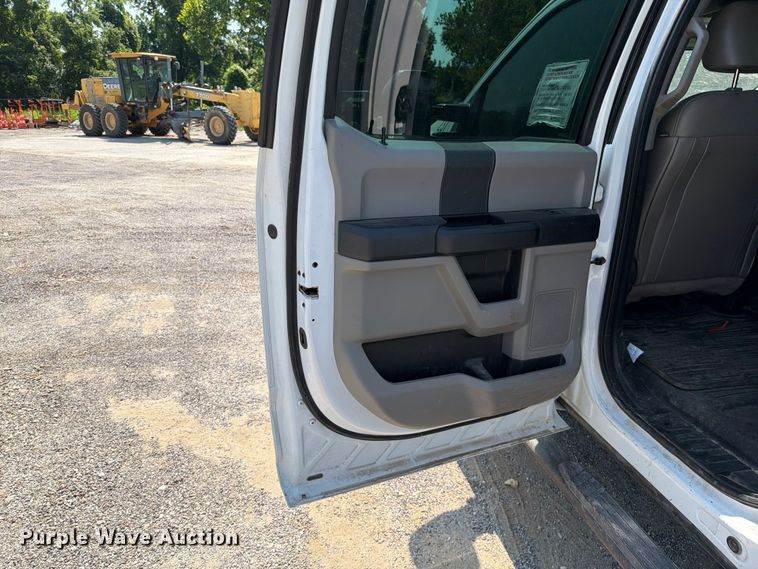 image for item EO8642 2017 Ford F250 Super Duty XL Crew Cab pickup truck