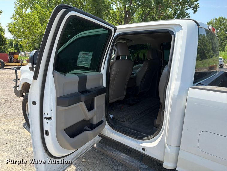 image for item EO8642 2017 Ford F250 Super Duty XL Crew Cab pickup truck