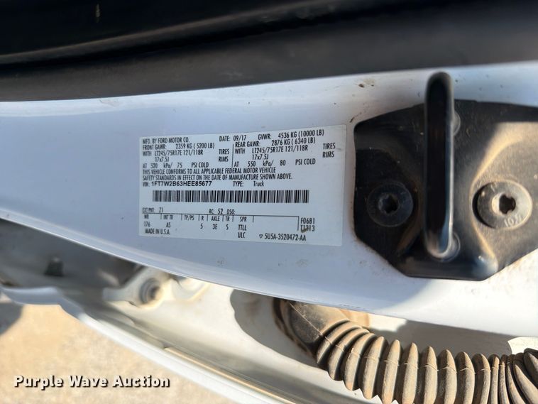 image for item EO8642 2017 Ford F250 Super Duty XL Crew Cab pickup truck