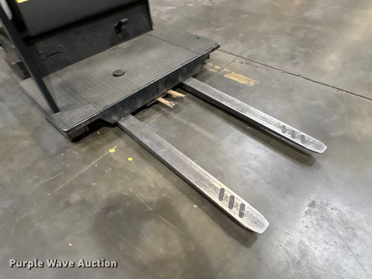 image for item EP3009 2016 Crown SP4050-30 order picker