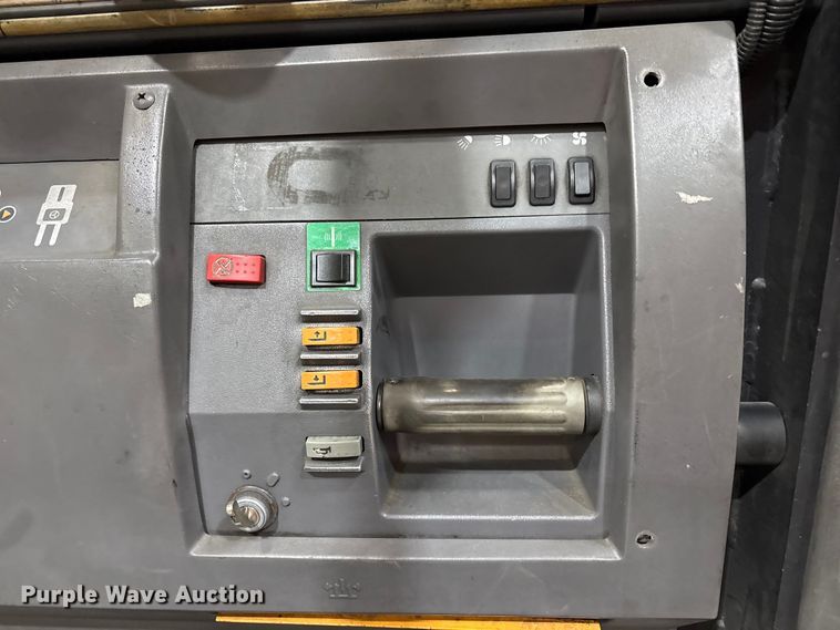 image for item EP3009 2016 Crown SP4050-30 order picker