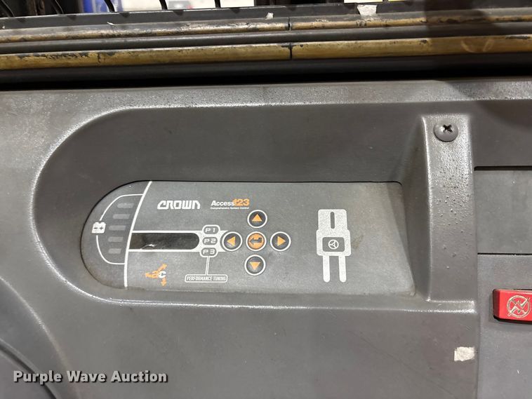 image for item EP3009 2016 Crown SP4050-30 order picker