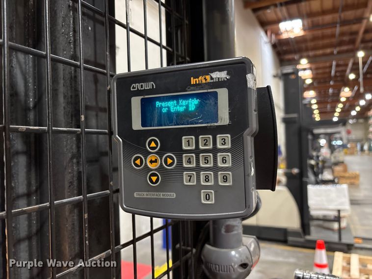 image for item EP3009 2016 Crown SP4050-30 order picker