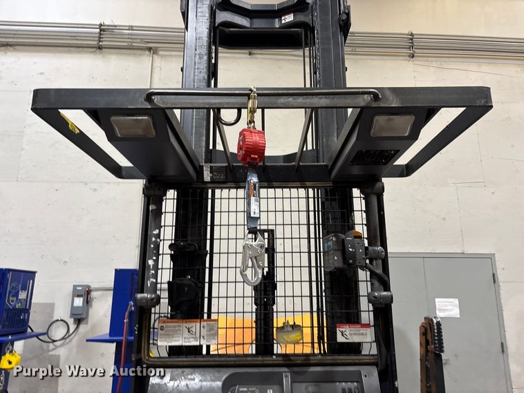 image for item EP3009 2016 Crown SP4050-30 order picker