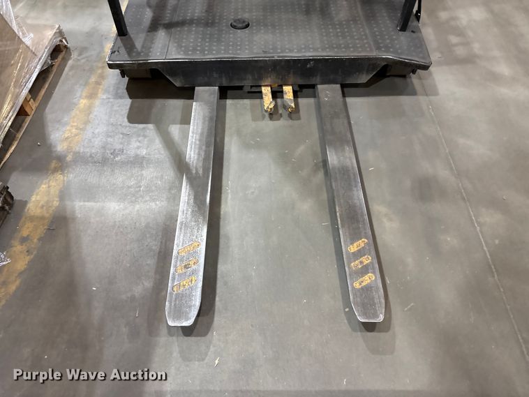 image for item EP3010 2016 Crown SP4050-30 order picker