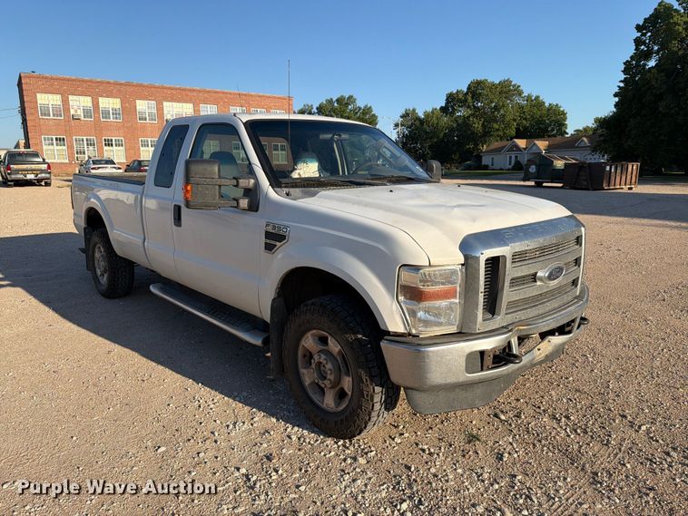 image for item ER1890 2010 Ford F350 Ext. Cab pickup truck