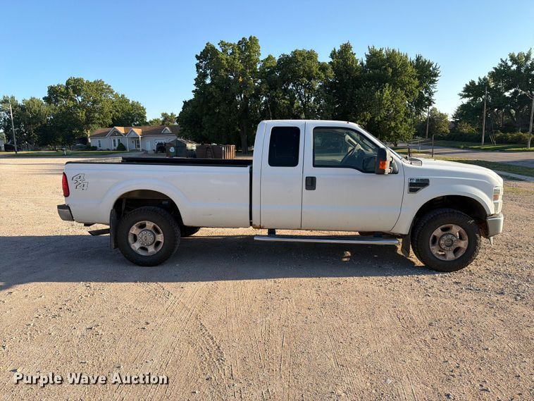 image for item ER1890 2010 Ford F350 Ext. Cab pickup truck