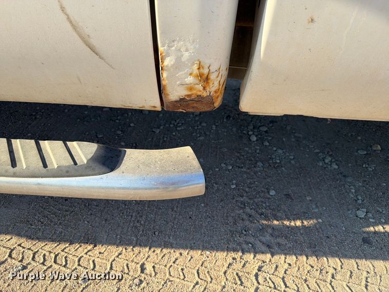 image for item ER1890 2010 Ford F350 Ext. Cab pickup truck