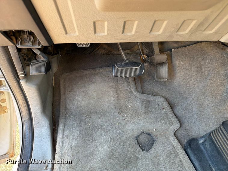 image for item ER1890 2010 Ford F350 Ext. Cab pickup truck