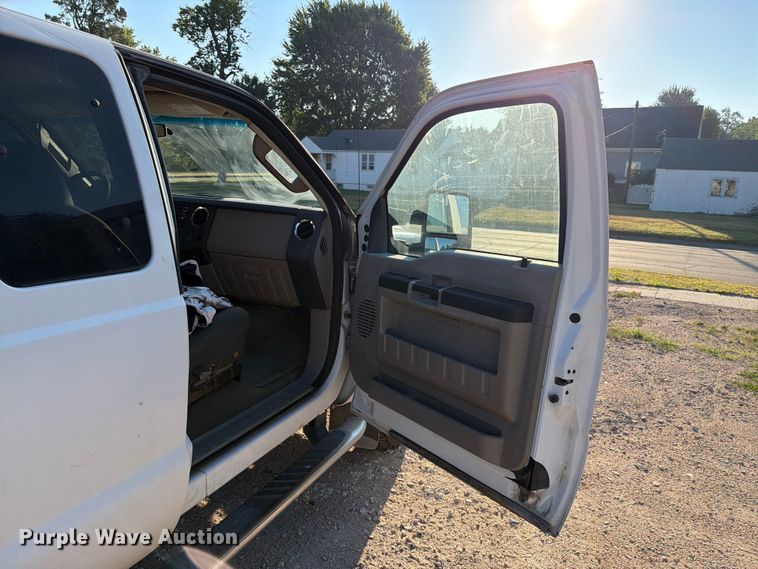 image for item ER1890 2010 Ford F350 Ext. Cab pickup truck