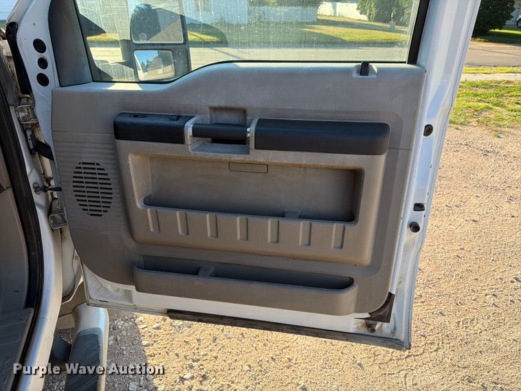 image for item ER1890 2010 Ford F350 Ext. Cab pickup truck