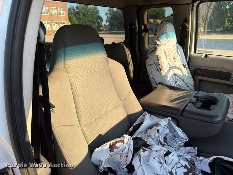 image for item ER1890 2010 Ford F350 Ext. Cab pickup truck