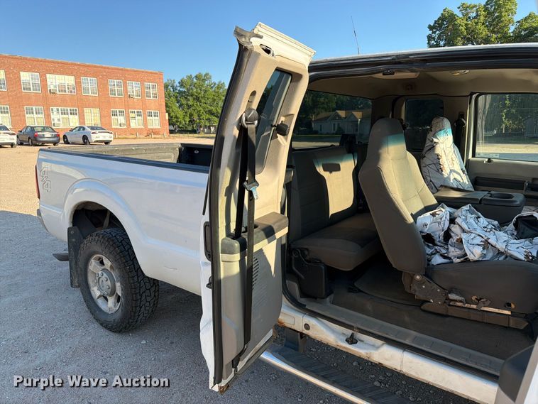 image for item ER1890 2010 Ford F350 Ext. Cab pickup truck