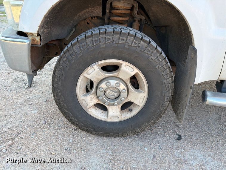 image for item ER1890 2010 Ford F350 Ext. Cab pickup truck