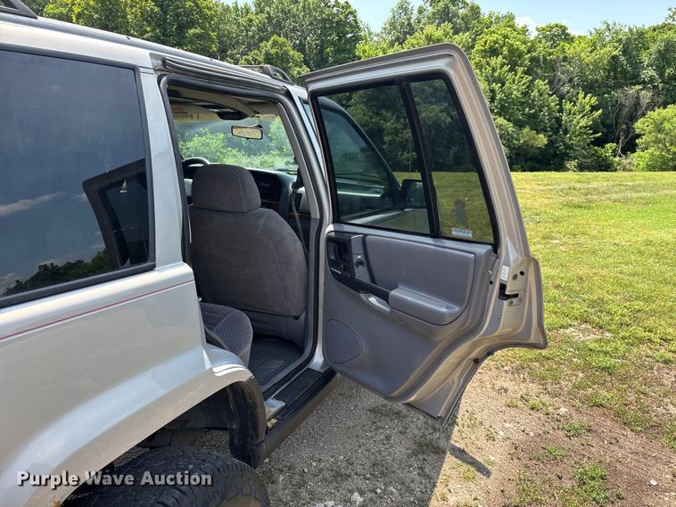 image for item ER3067 1998 Jeep Grand Cherokee SUV