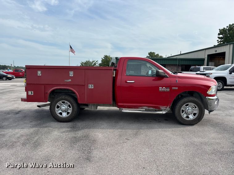 image for item ER3169 2014 RAM 2500 SLT utility bed pickup truck