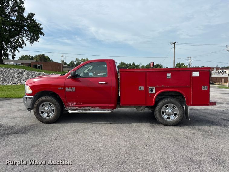 image for item ER3169 2014 RAM 2500 SLT utility bed pickup truck