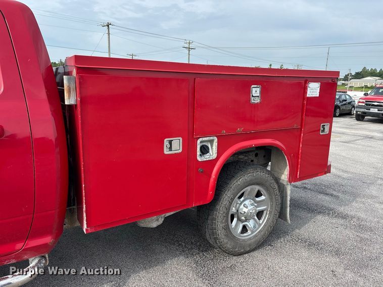 image for item ER3169 2014 RAM 2500 SLT utility bed pickup truck