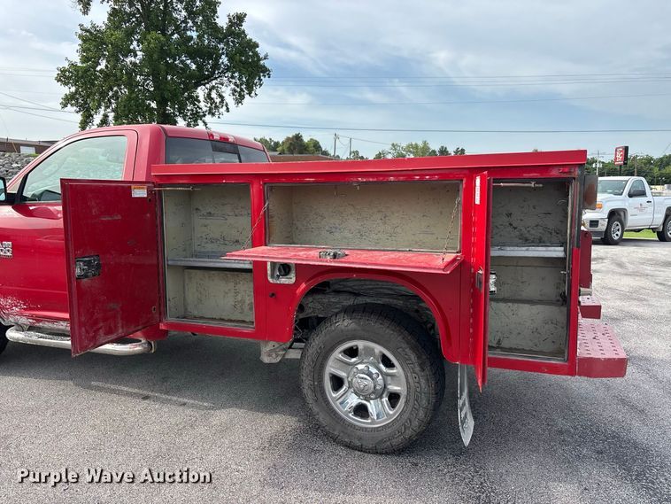 image for item ER3169 2014 RAM 2500 SLT utility bed pickup truck