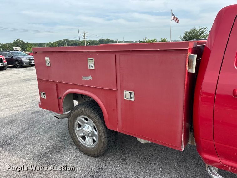 image for item ER3169 2014 RAM 2500 SLT utility bed pickup truck