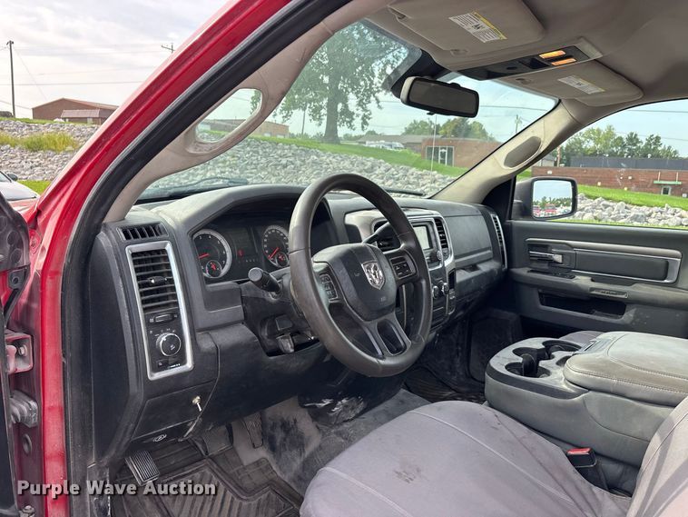 image for item ER3169 2014 RAM 2500 SLT utility bed pickup truck