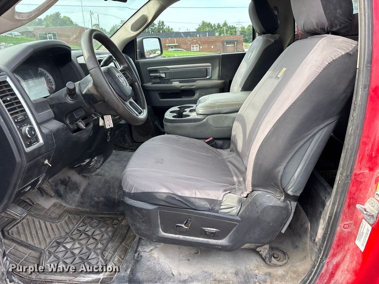image for item ER3169 2014 RAM 2500 SLT utility bed pickup truck