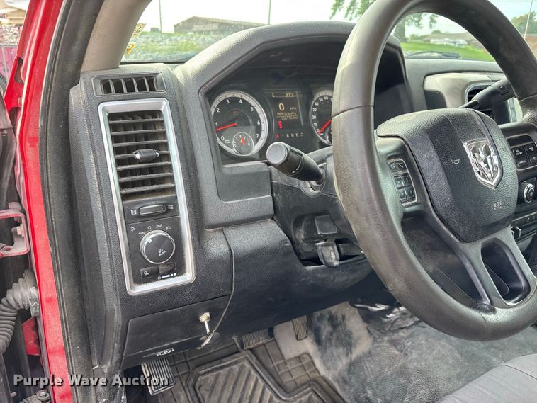 image for item ER3169 2014 RAM 2500 SLT utility bed pickup truck