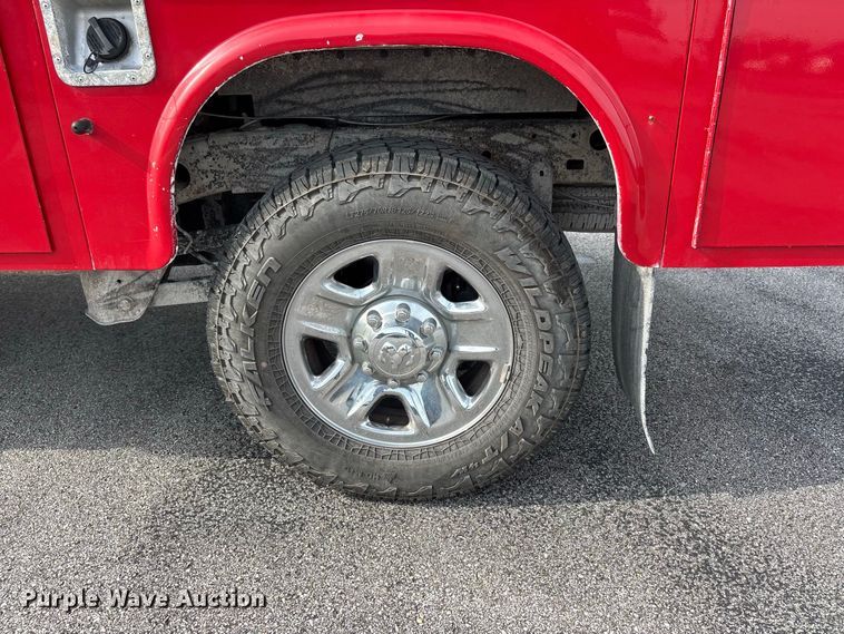 image for item ER3169 2014 RAM 2500 SLT utility bed pickup truck