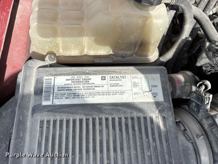 image for item ER3170 2006 Chevrolet Silverado 2500HD utility bed pickup truck